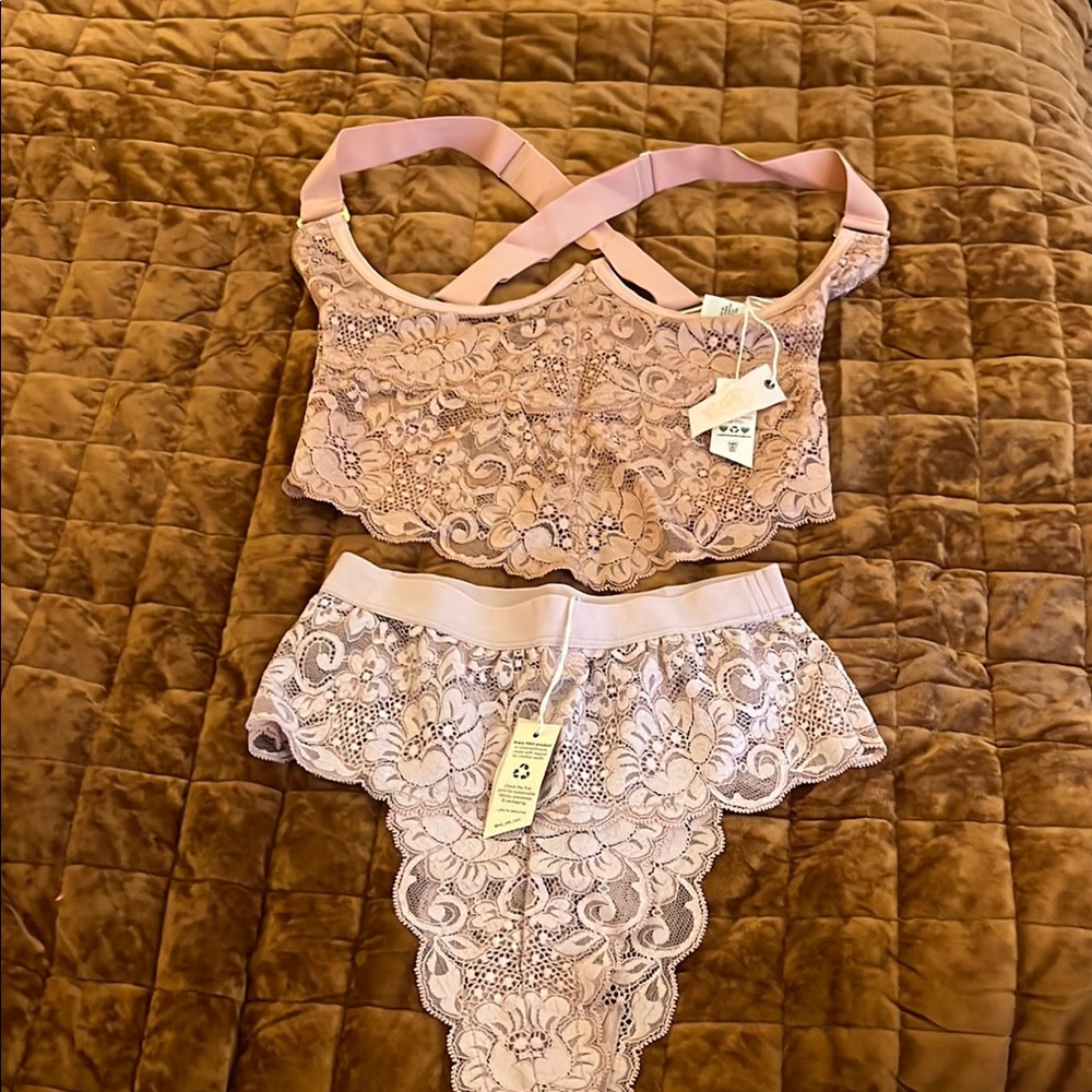 ☀️We Are HAH Elegant Lace Bustier and Panty Set